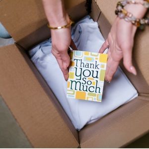 Extra Shipping Listing for Lives!!! Thank you 😊